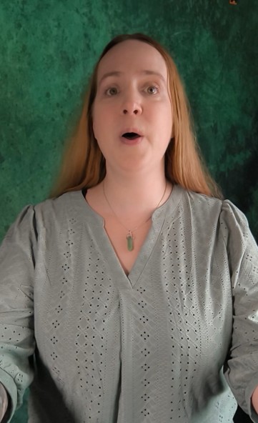 Robyn J. Ashton beim Gesangsunterricht